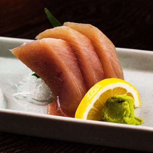 F6. BC Tuna Sashimi (6 pcs)