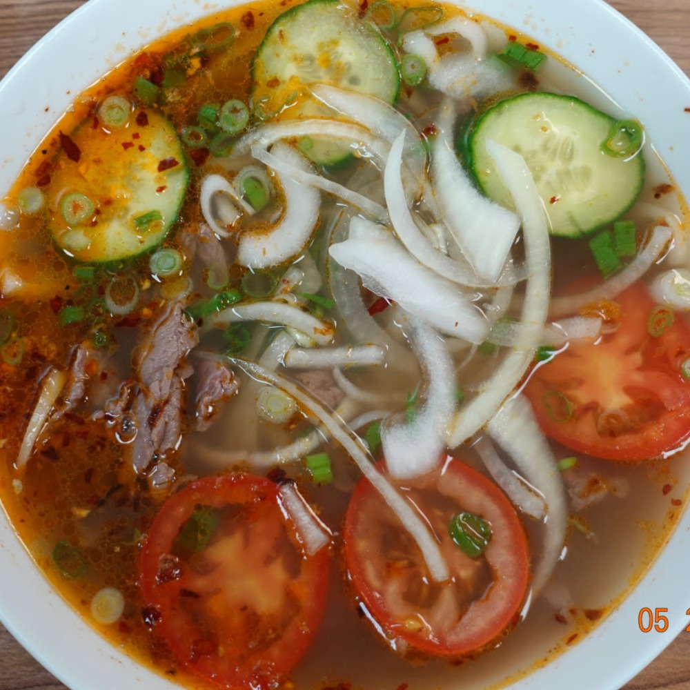 34. Spicy Sliced Beef Rice Noodle Soup